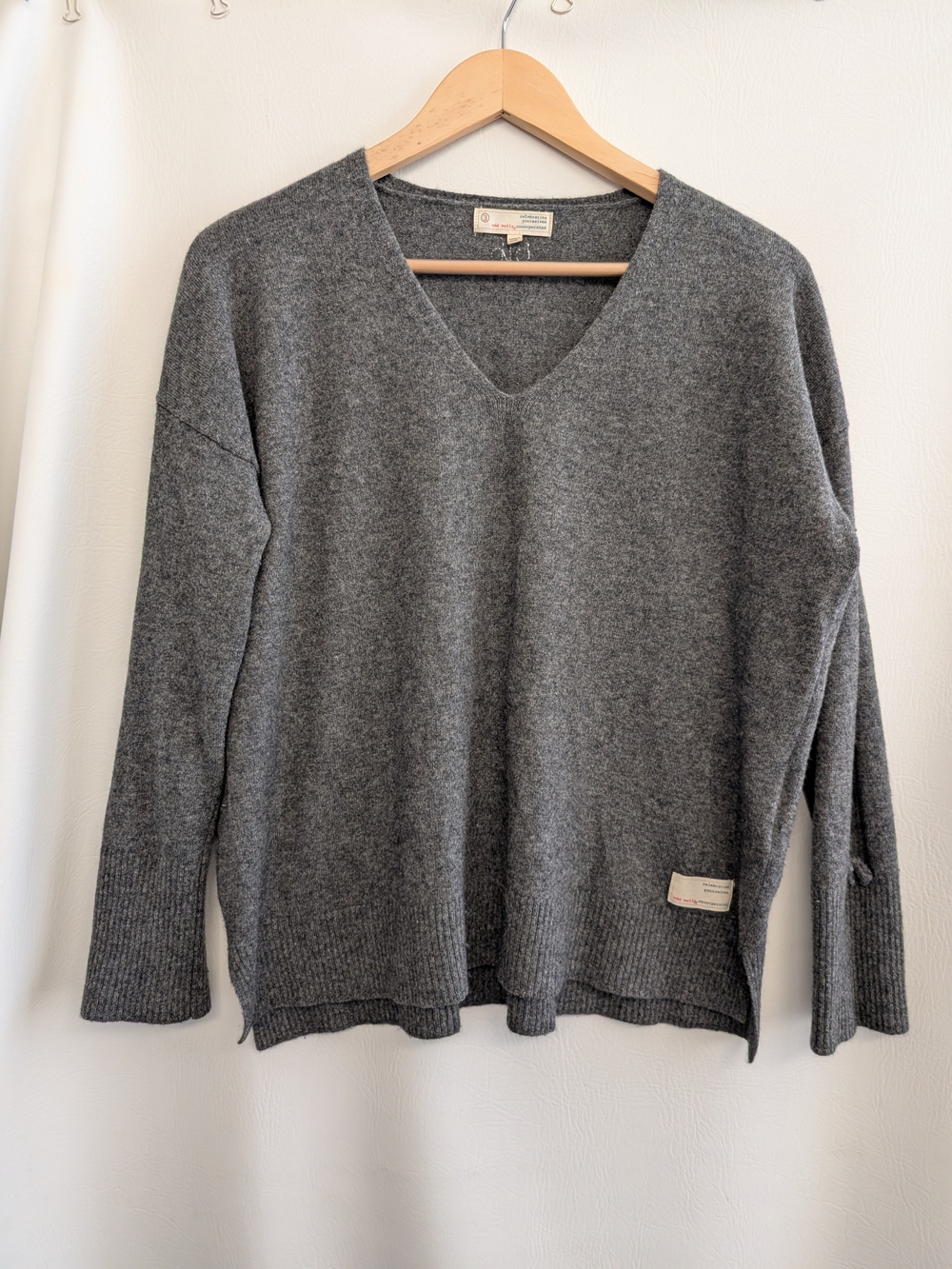 Odd Molly Cashmere Grey V-Neck Knit Sweater - Size 3  US L